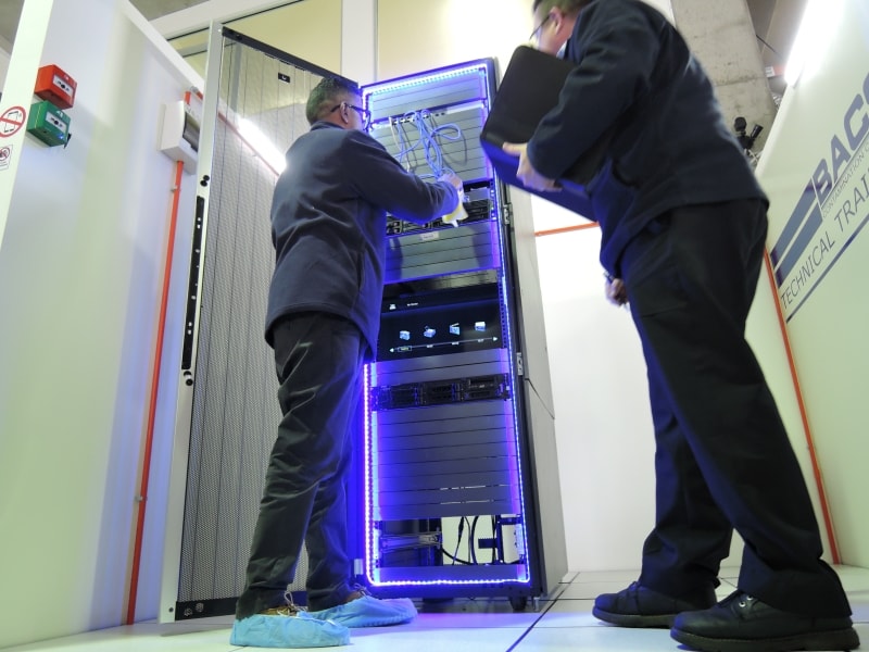 BAC live data centre - server rack cleaning