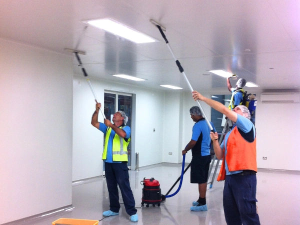 Cleanroom cleaning with a number of technical cleaners