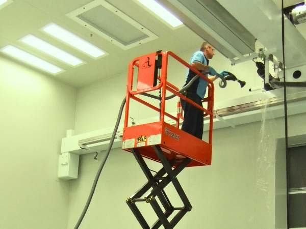 Cleanroom cleaners - working at height