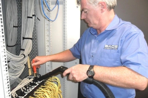 server rack cleaning