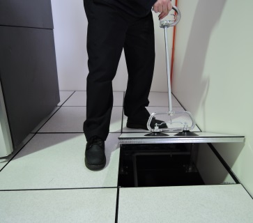 standup floor tile lifter